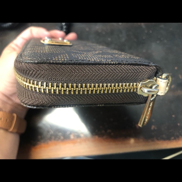 Michael Kors Zippy wallet - Picture 3 of 5